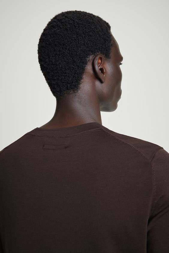 HM SCHMAL GESCHNITTENES STRICK-T-SHIRT AUS SEIDE