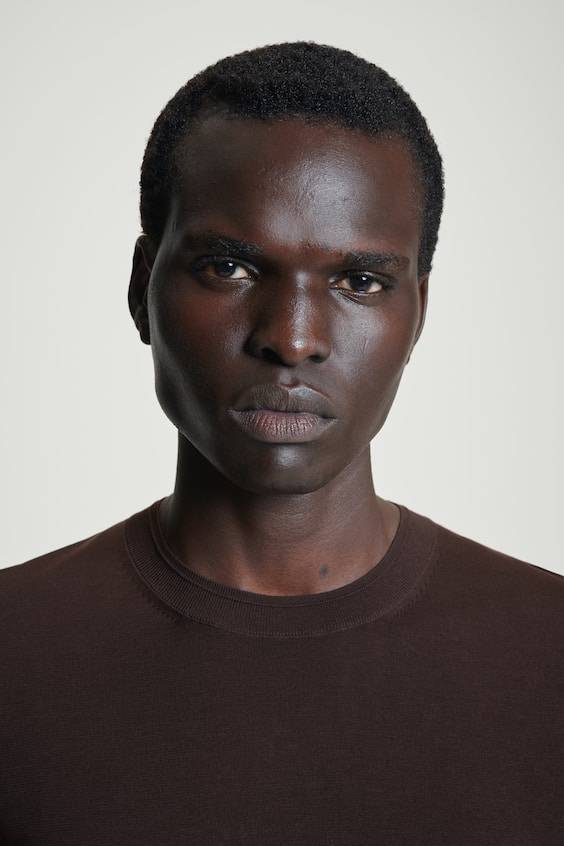 HM SCHMAL GESCHNITTENES STRICK-T-SHIRT AUS SEIDE