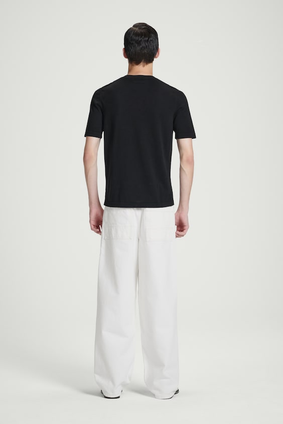 HM SCHMAL GESCHNITTENES STRICK-T-SHIRT AUS SEIDE