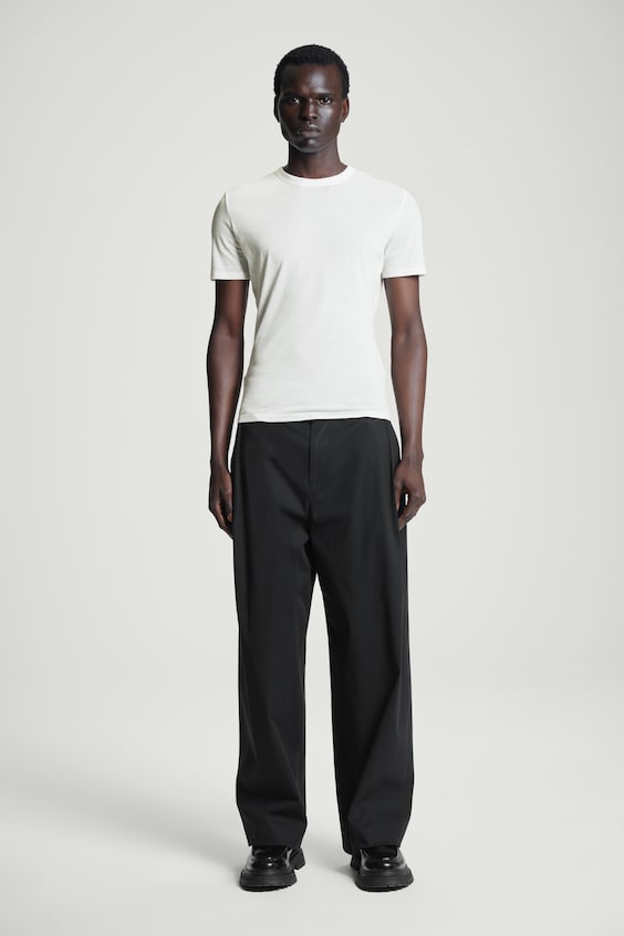 HM SCHMAL GESCHNITTENES T-SHIRT AUS BAUMWOLL-CRÊPE