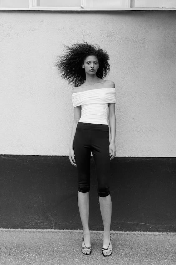 HM Schulterfreier Body Mit Raffungen