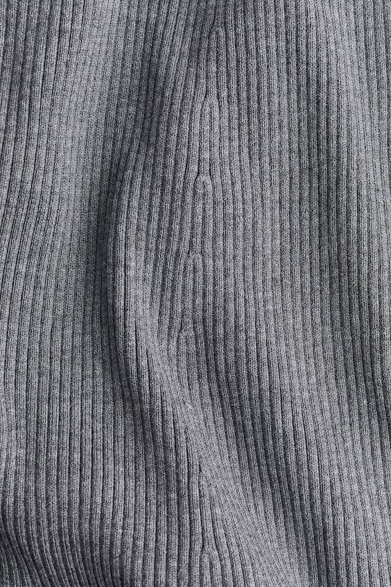 HM Schulterfreies Kleid In Rippstrick