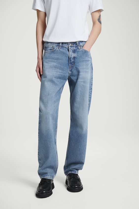 HM SIGNATURE JEANS – GERADES BEIN