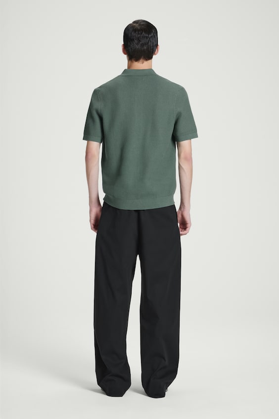 HM STRUKTURIERTES POLOSHIRT AUS STRICK