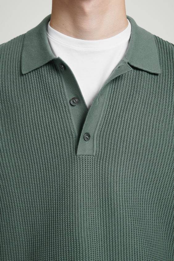 HM STRUKTURIERTES POLOSHIRT AUS STRICK