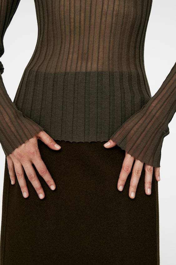 HM Transparentes Geripptes Oberteil