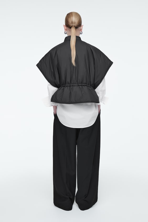 HM VERKÜRZTE GEPOLSTERTE HYBRIDE WESTE