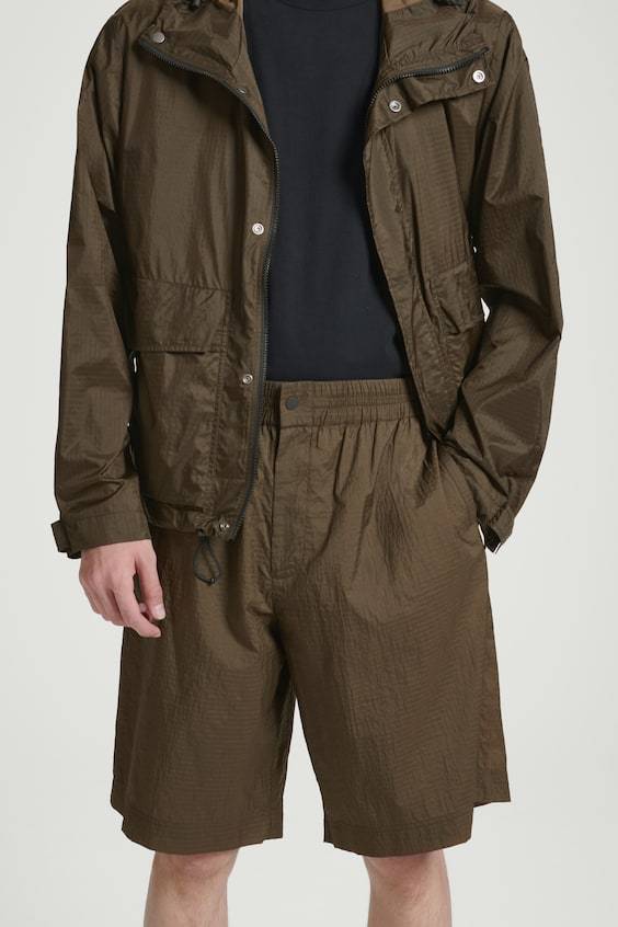 HM VOLUMINÖSE NYLON-RIPSTOP-SHORTS