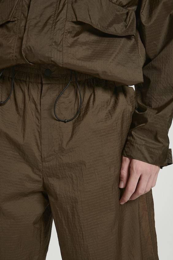 HM VOLUMINÖSE NYLON-RIPSTOP-SHORTS