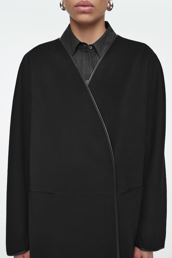 HM WOLLMANTEL MIT SCHALDETAIL UND LEDERBESÄTZEN