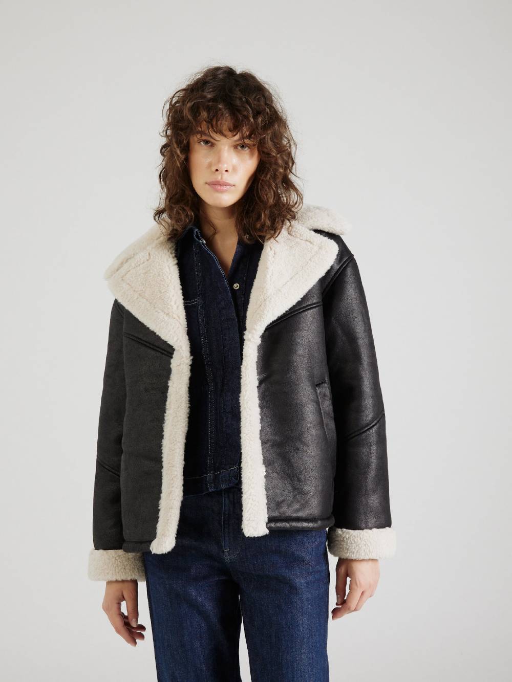 ABOUT YOU Between-Season Jacket 'Costia' In Black