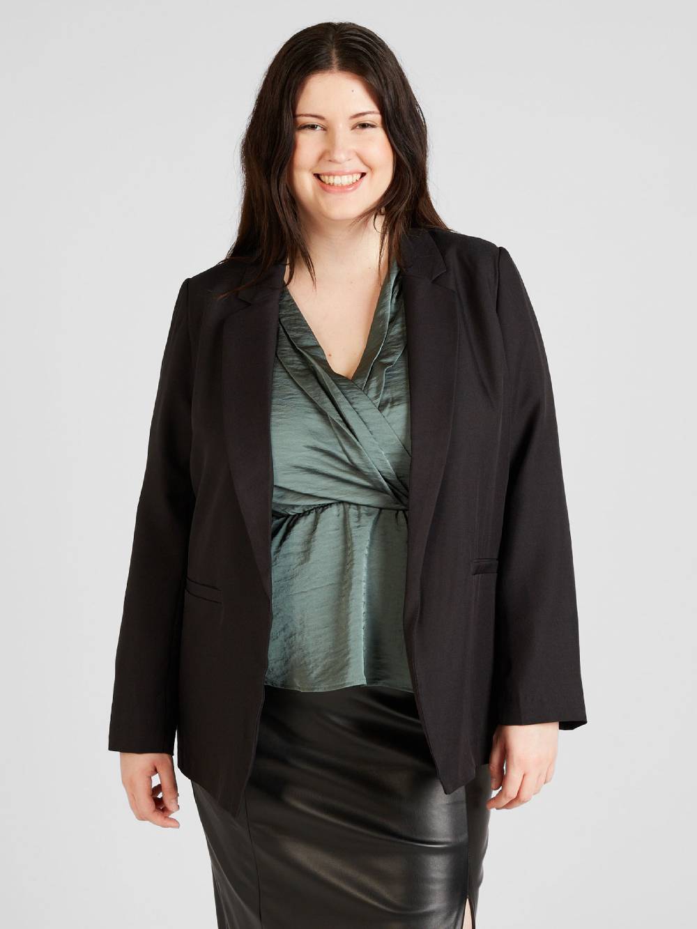 ABOUT YOU Curvy Blazer 'Sari' In Black