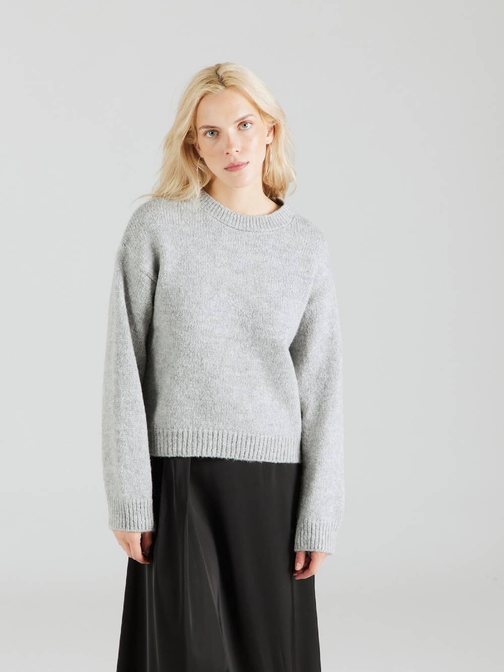 ABOUT YOU Sweater In Light Grey