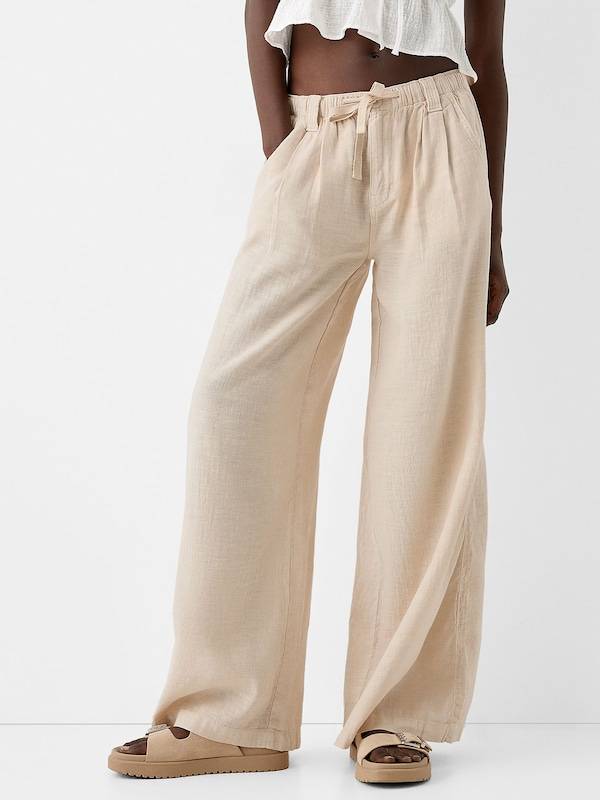 Bershka Wide leg Pants in Cream
