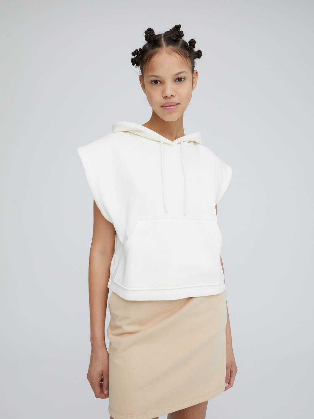 EDITED Sweatshirt 'Leo' In Cream