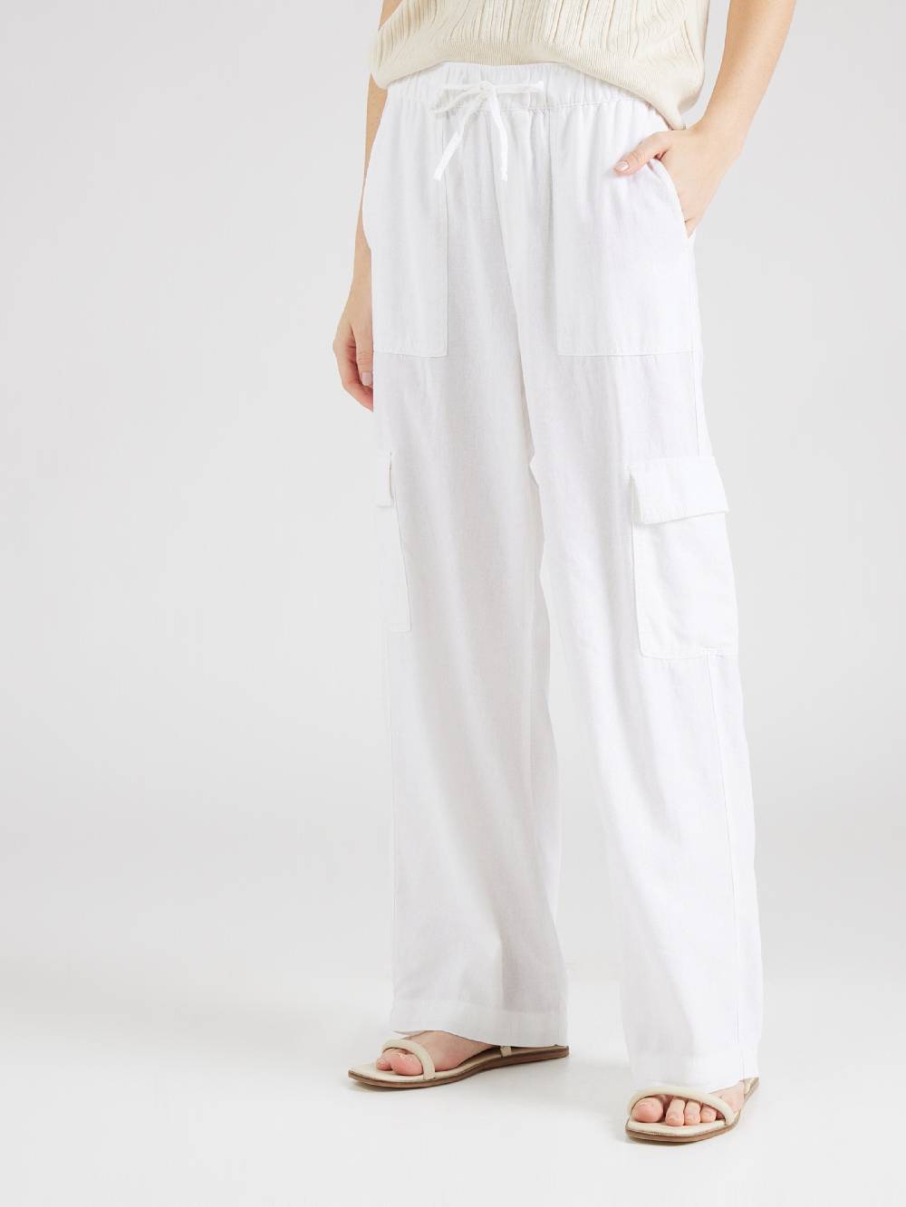 GAP Loose Fit Cargo Pants In White