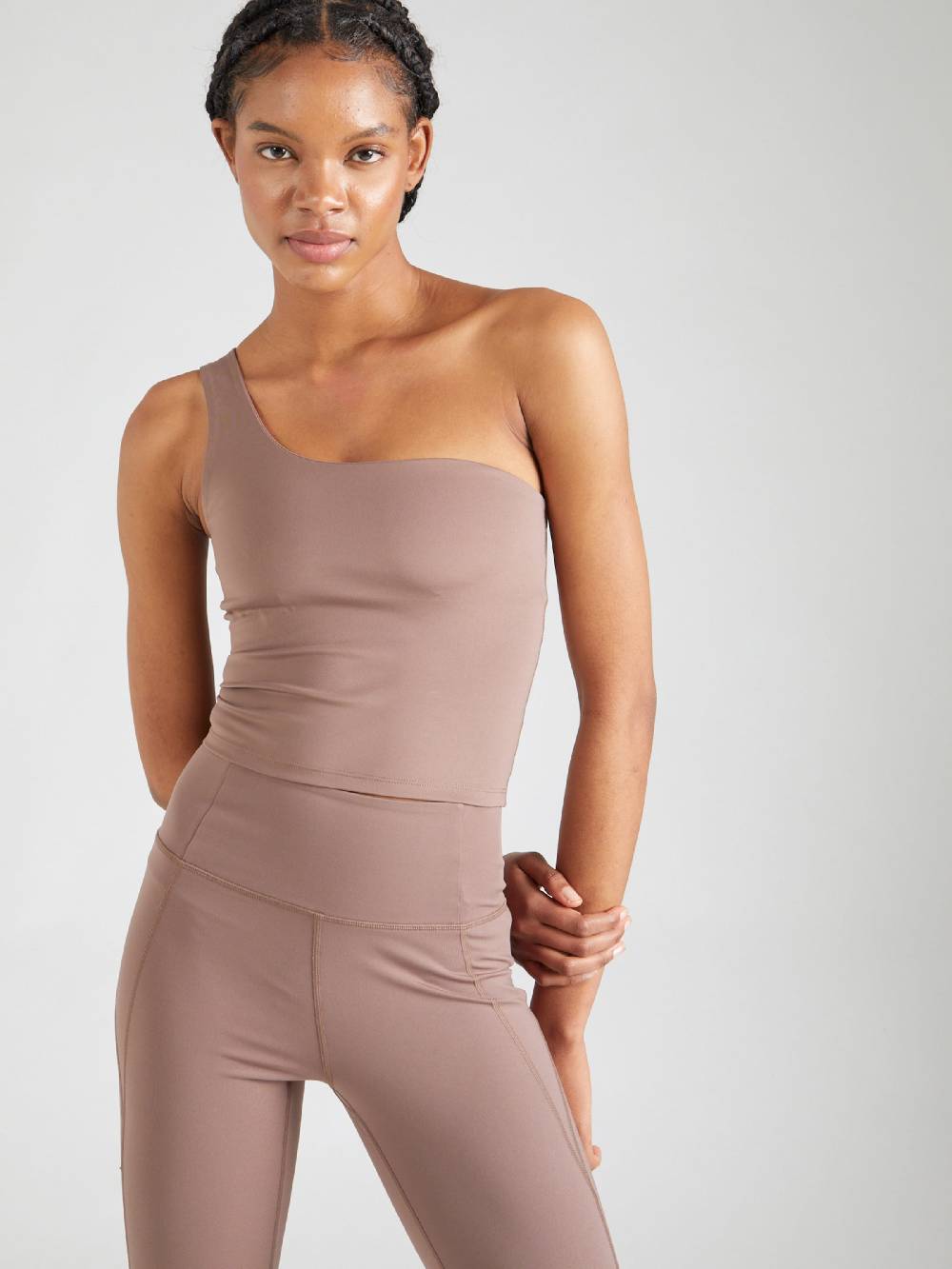 Girlfriend Collective Sports Top 'Bianca' In Mocha