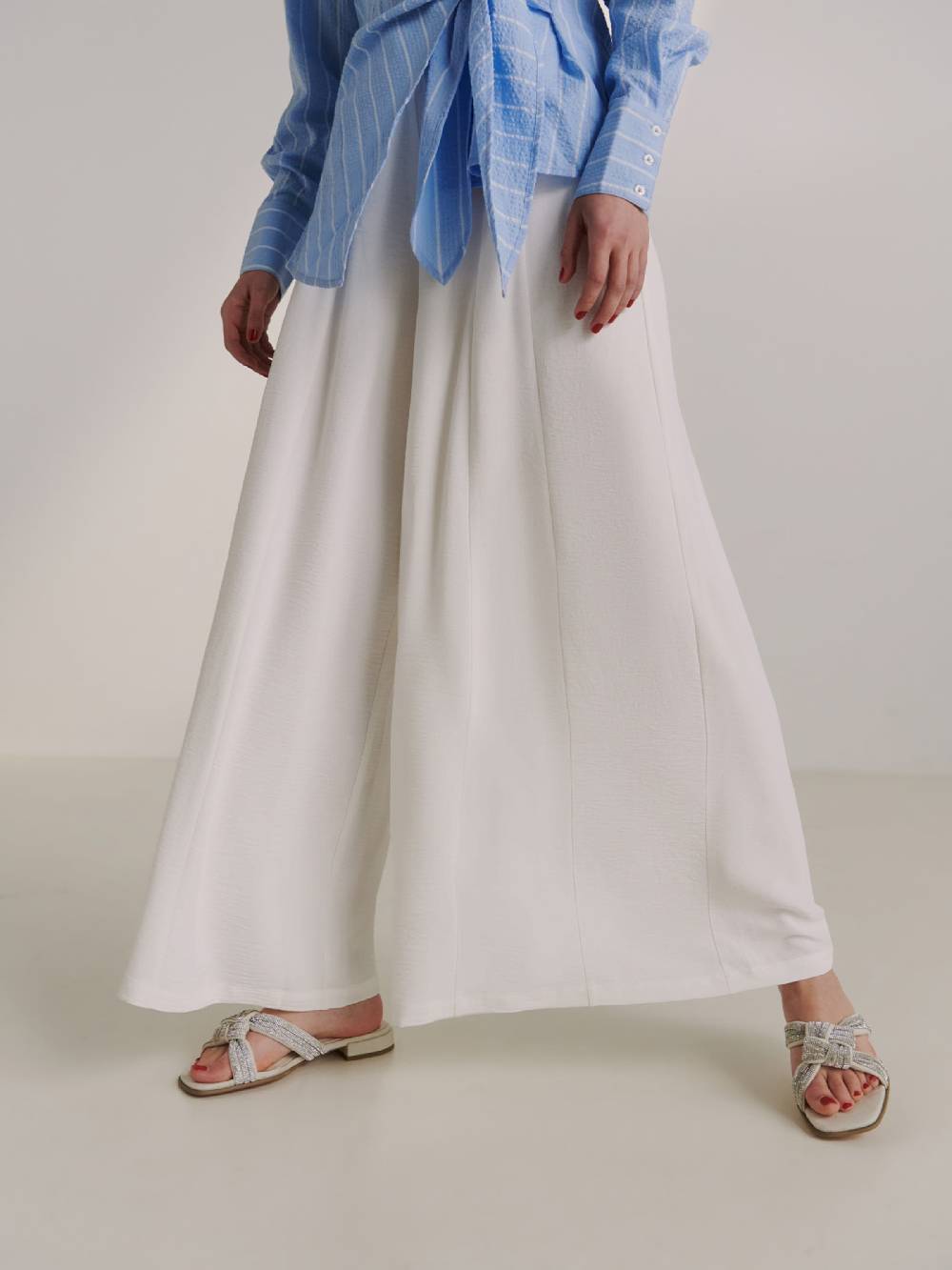 Guido Maria Kretschmer Women Wide Leg Pleat-Front Pants 'Jayla' In Off White