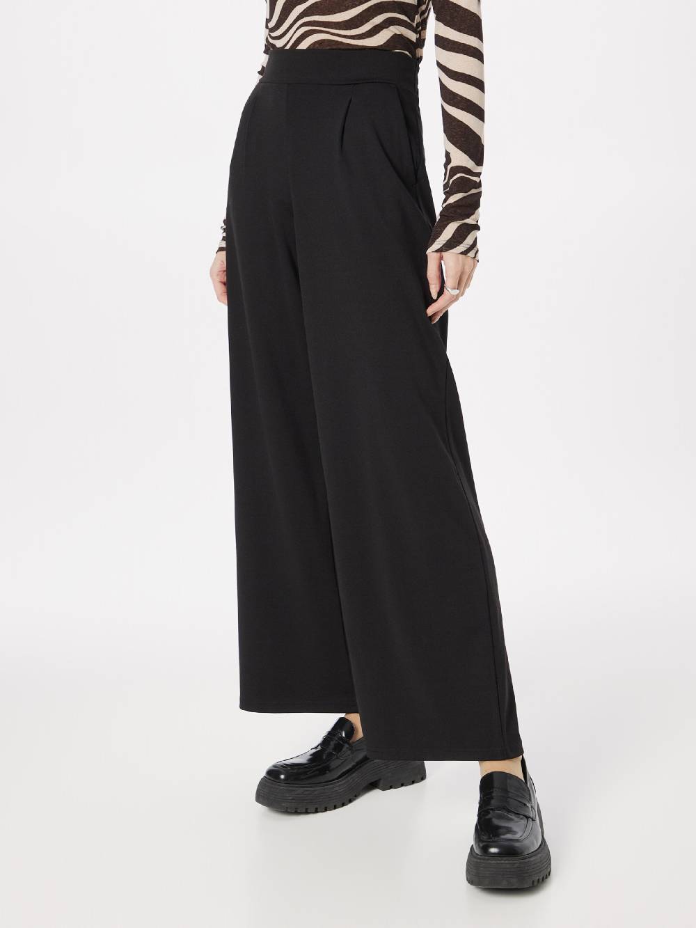 ICHI Wide Leg Pleat-Front Pants 'Kate' In Black