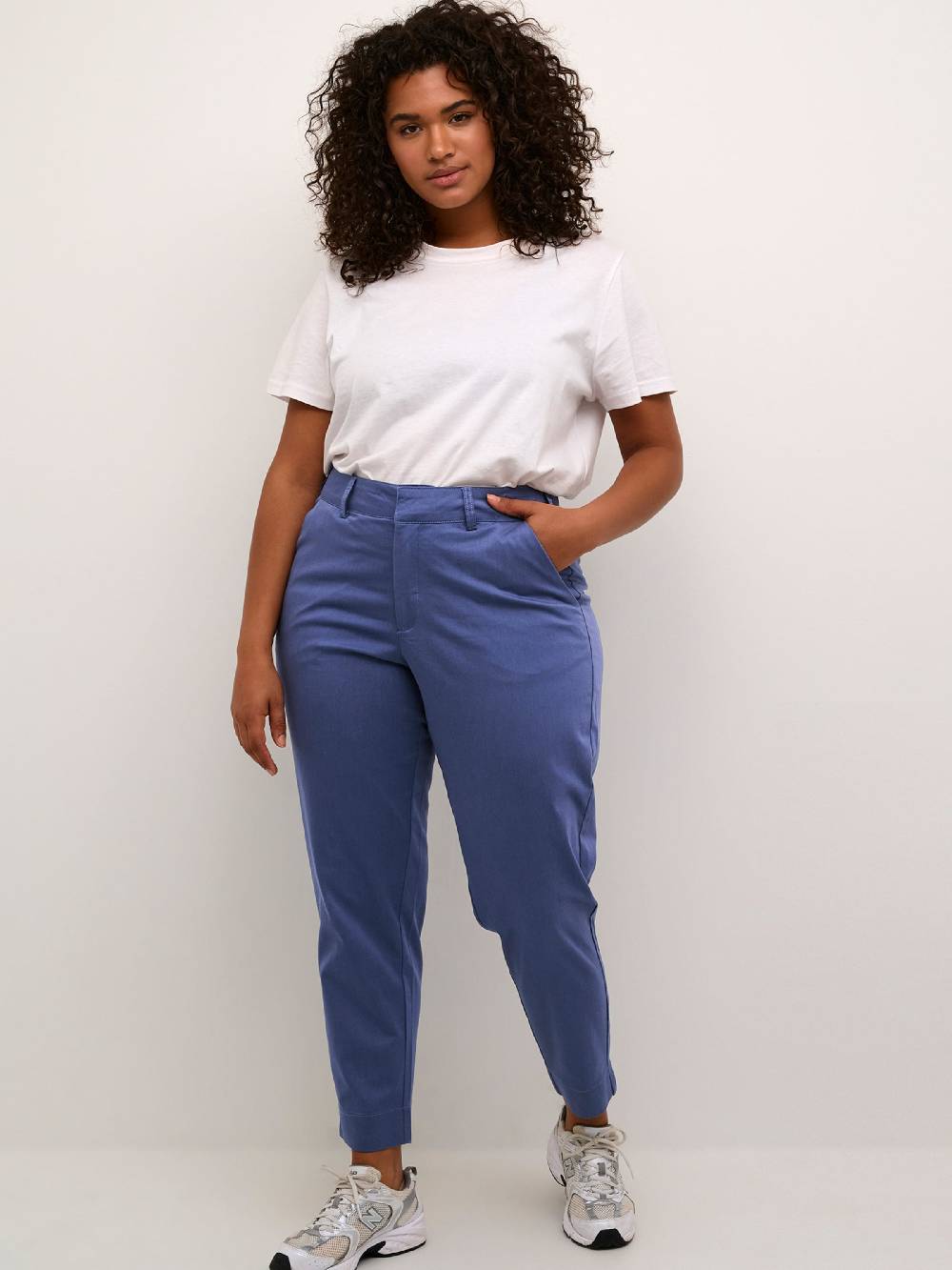 KAFFE CURVE Slim Fit Chino Pants 'Leana' In Royal Blue