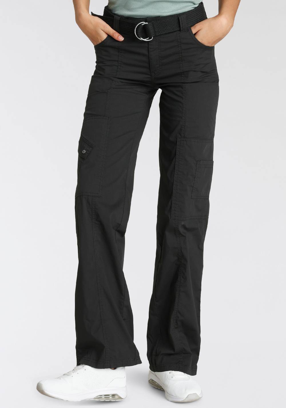 KangaROOS Regular Cargo Pants In Black