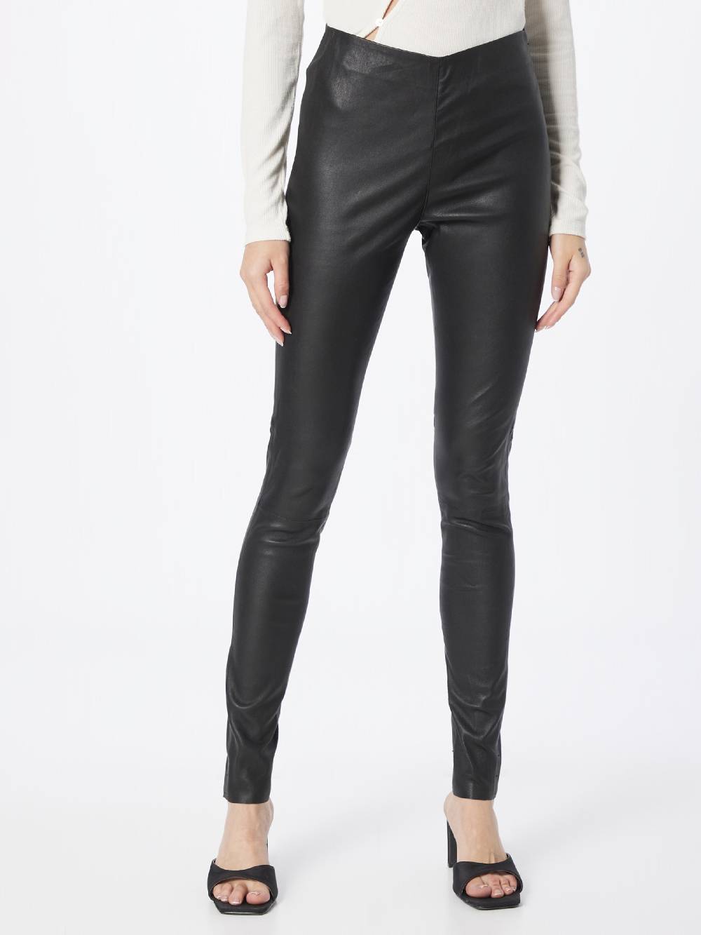 KAREN BY SIMONSEN Skinny Pants 'Meme' In Black