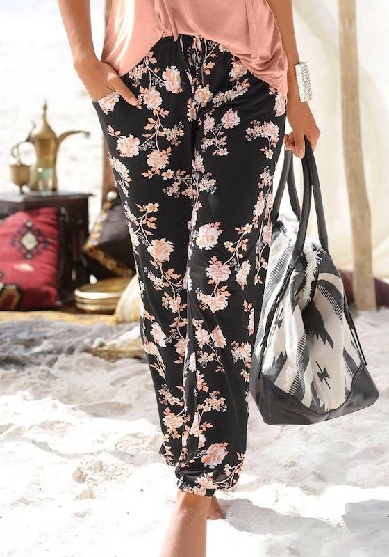 LASCANA Tapered Pants in Black