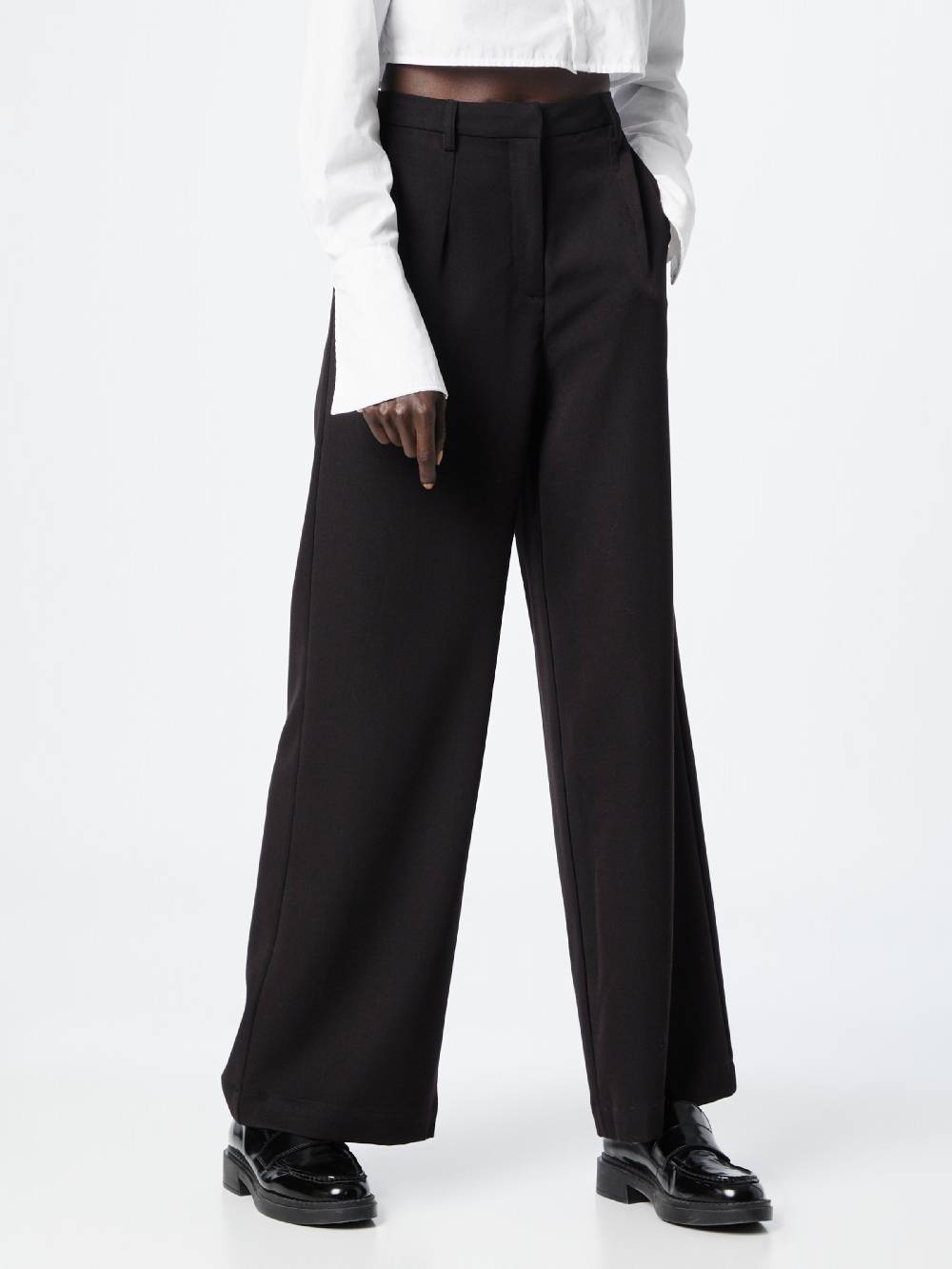 Minimum Wide Leg Pleat-Front Pants In Black