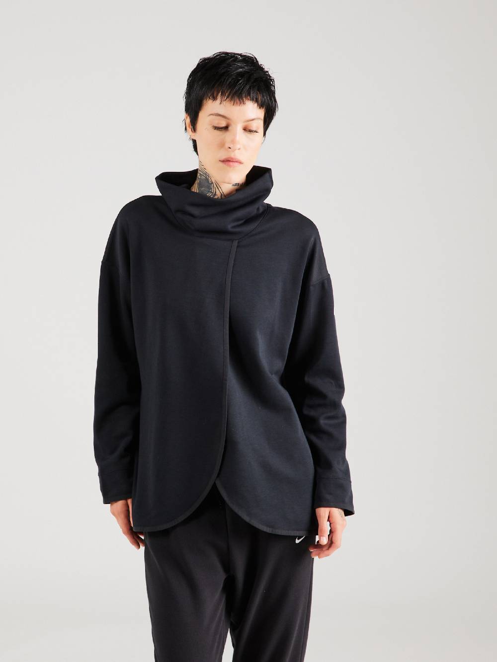 NIKE Athletic Sweatshirt In Black