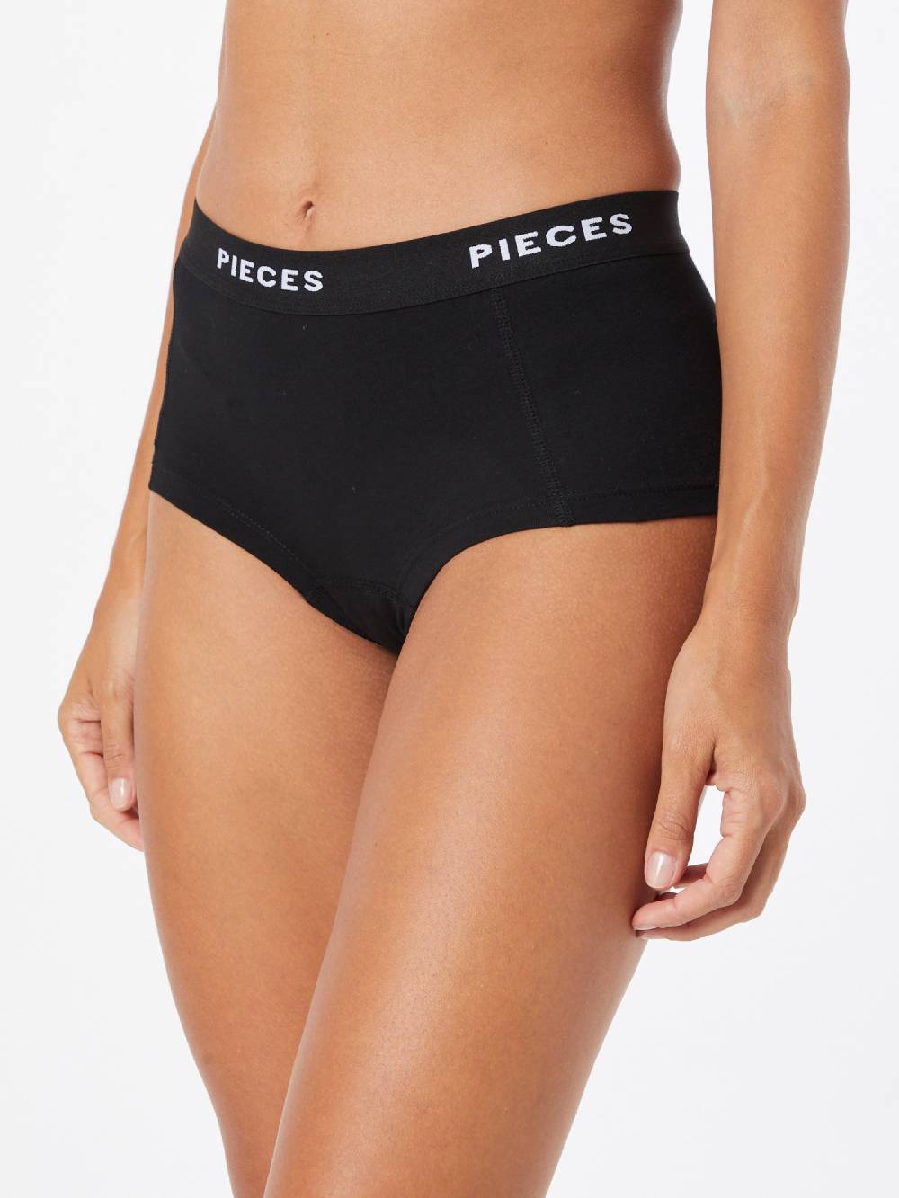 PIECES Boyshorts In Black