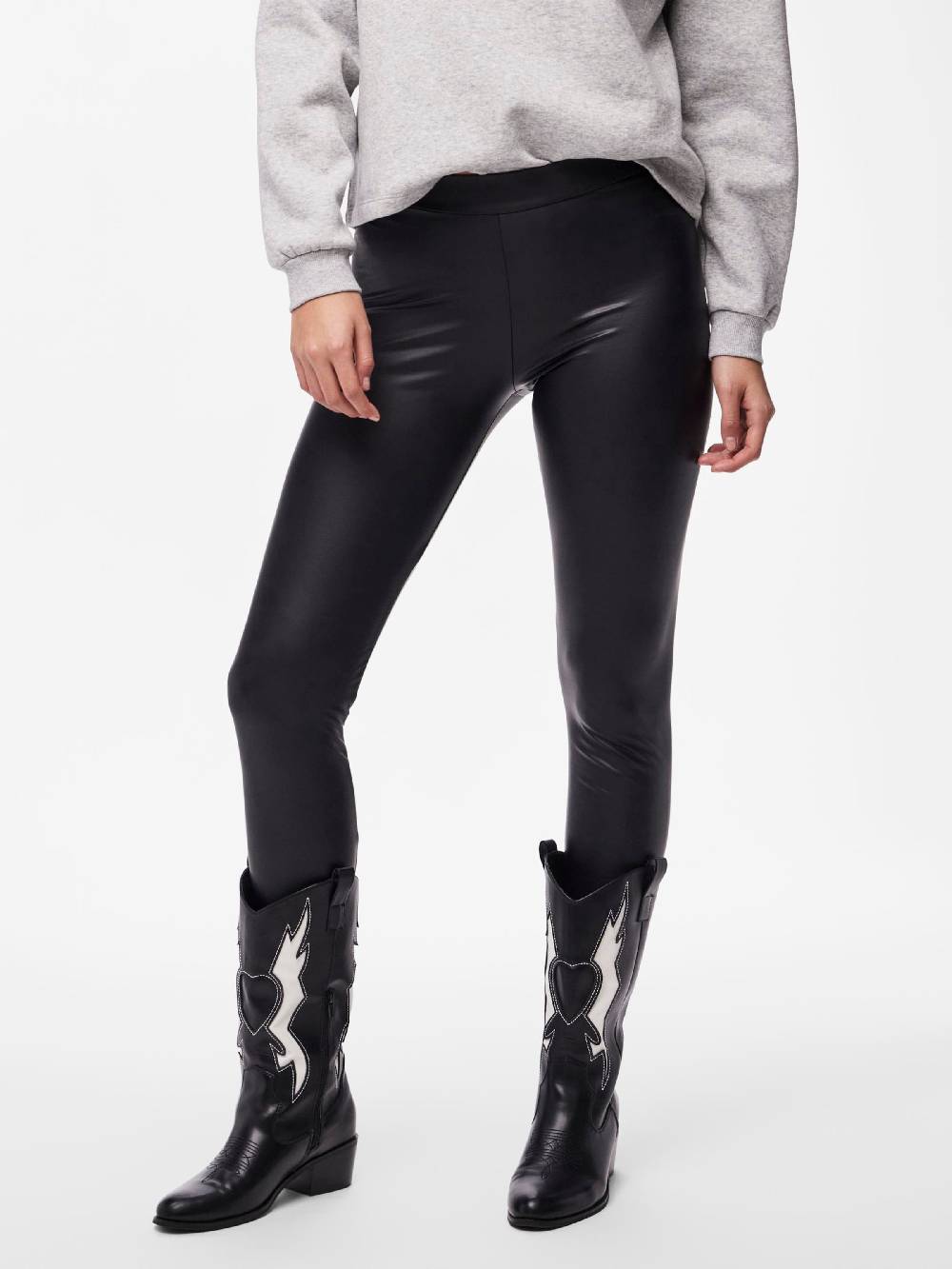 PIECES Skinny Leggings In Black