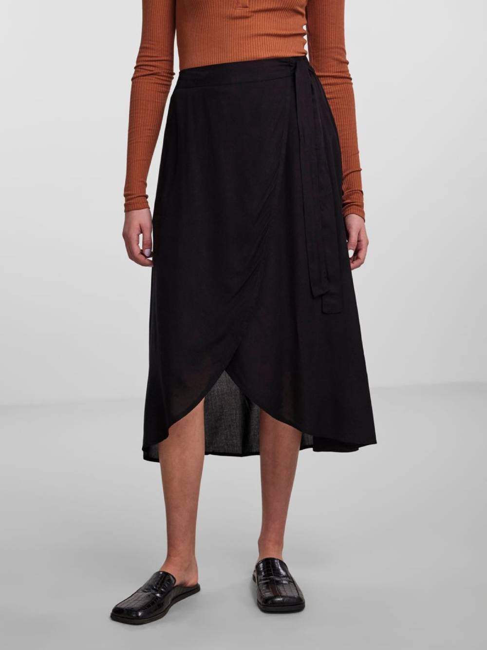 PIECES Skirt 'Tala' In Black