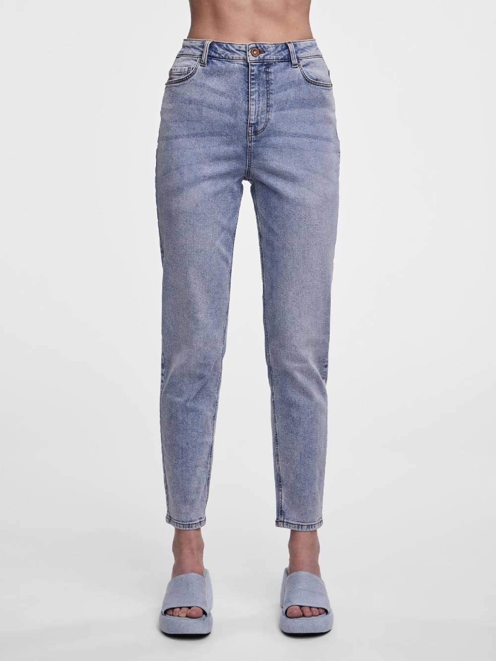 PIECES Tapered Jeans 'Kesia' In Light Blue