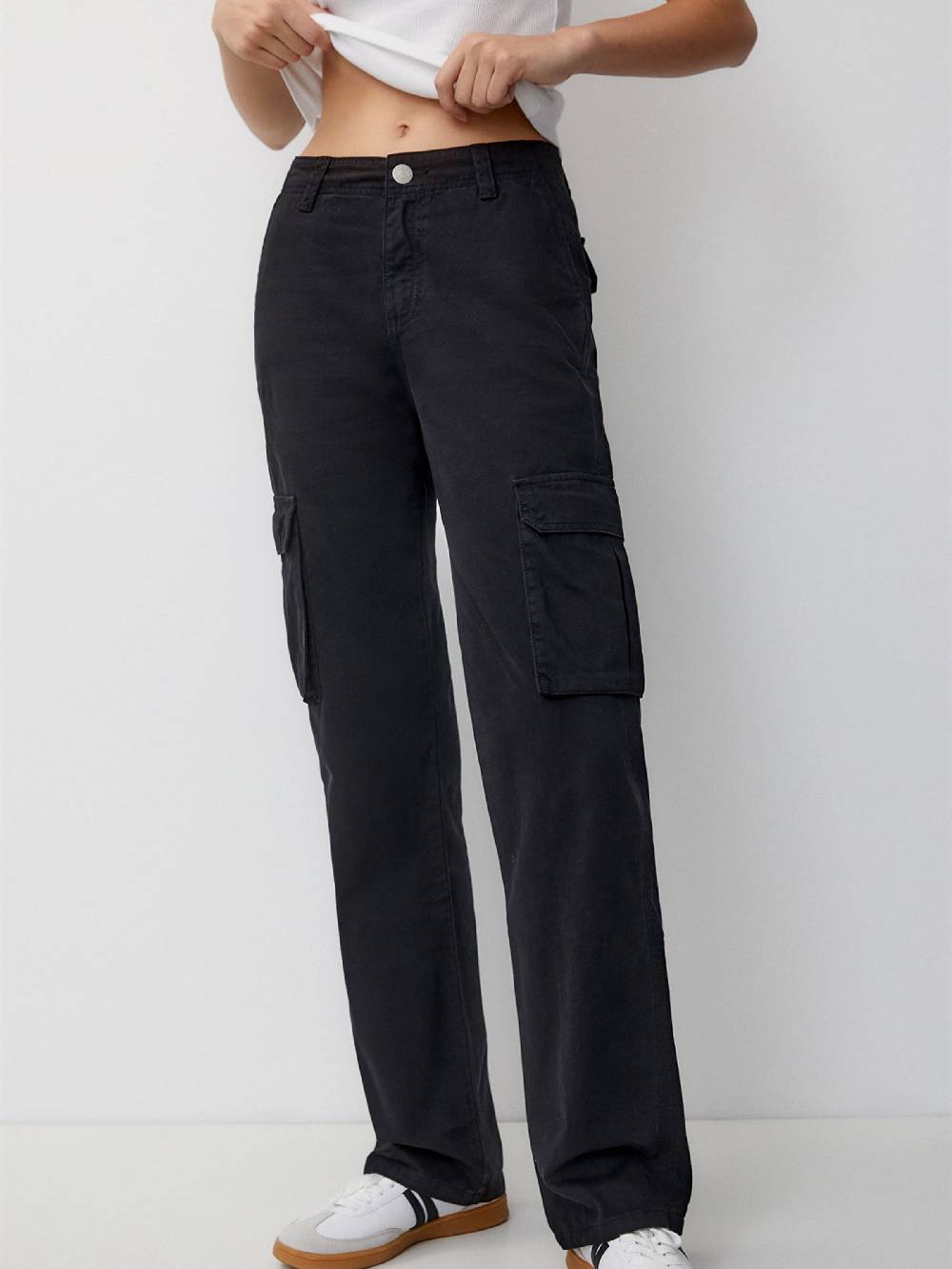 Pull&Bear Loose Fit Cargo Pants In Black