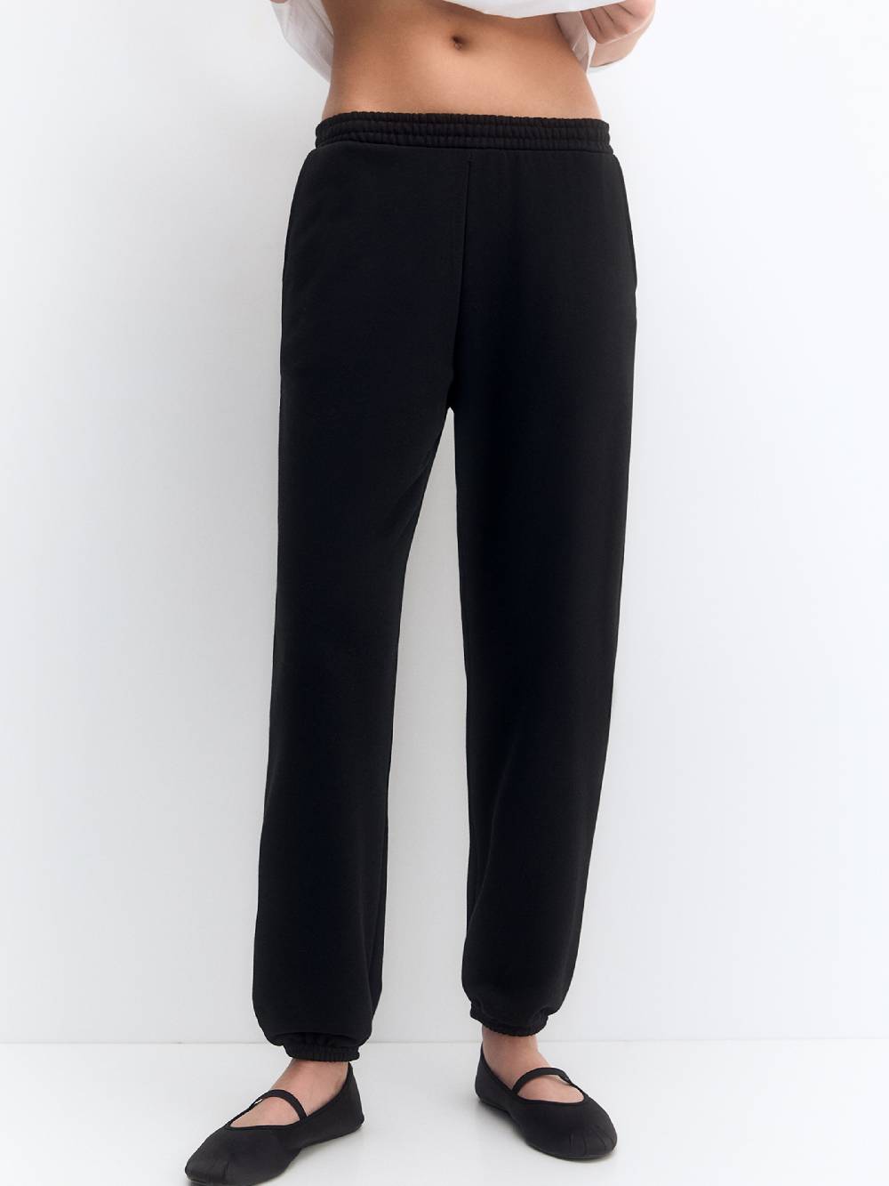 Pull&Bear Tapered Pants In Black