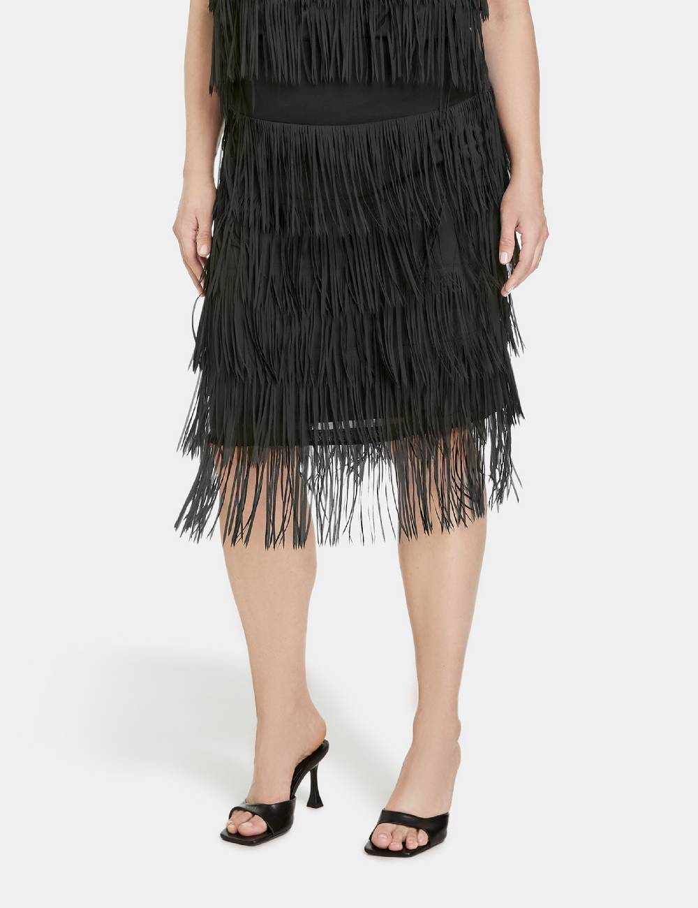 SAMOON Skirt In Black