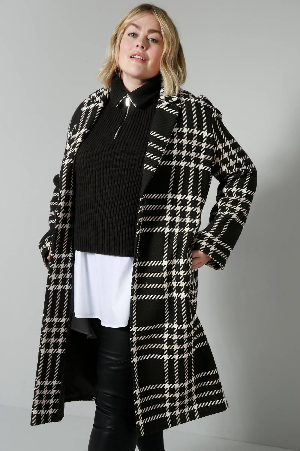 Sara Lindholm Between-Seasons Coat In Black
