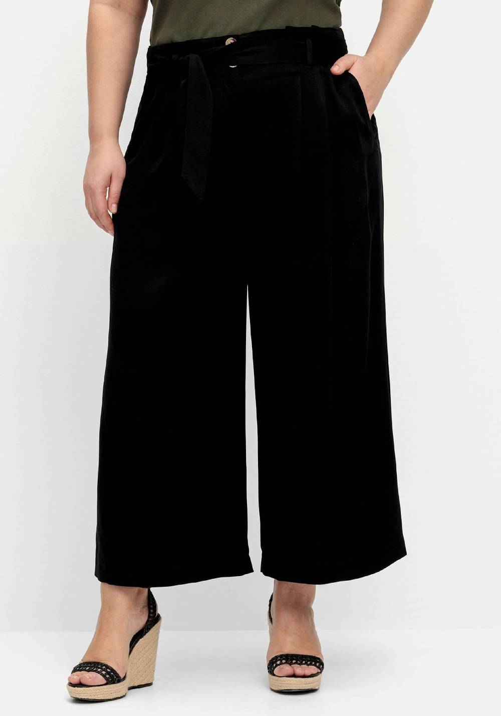 SHEEGO Wide Leg Pleat-Front Pants In Black