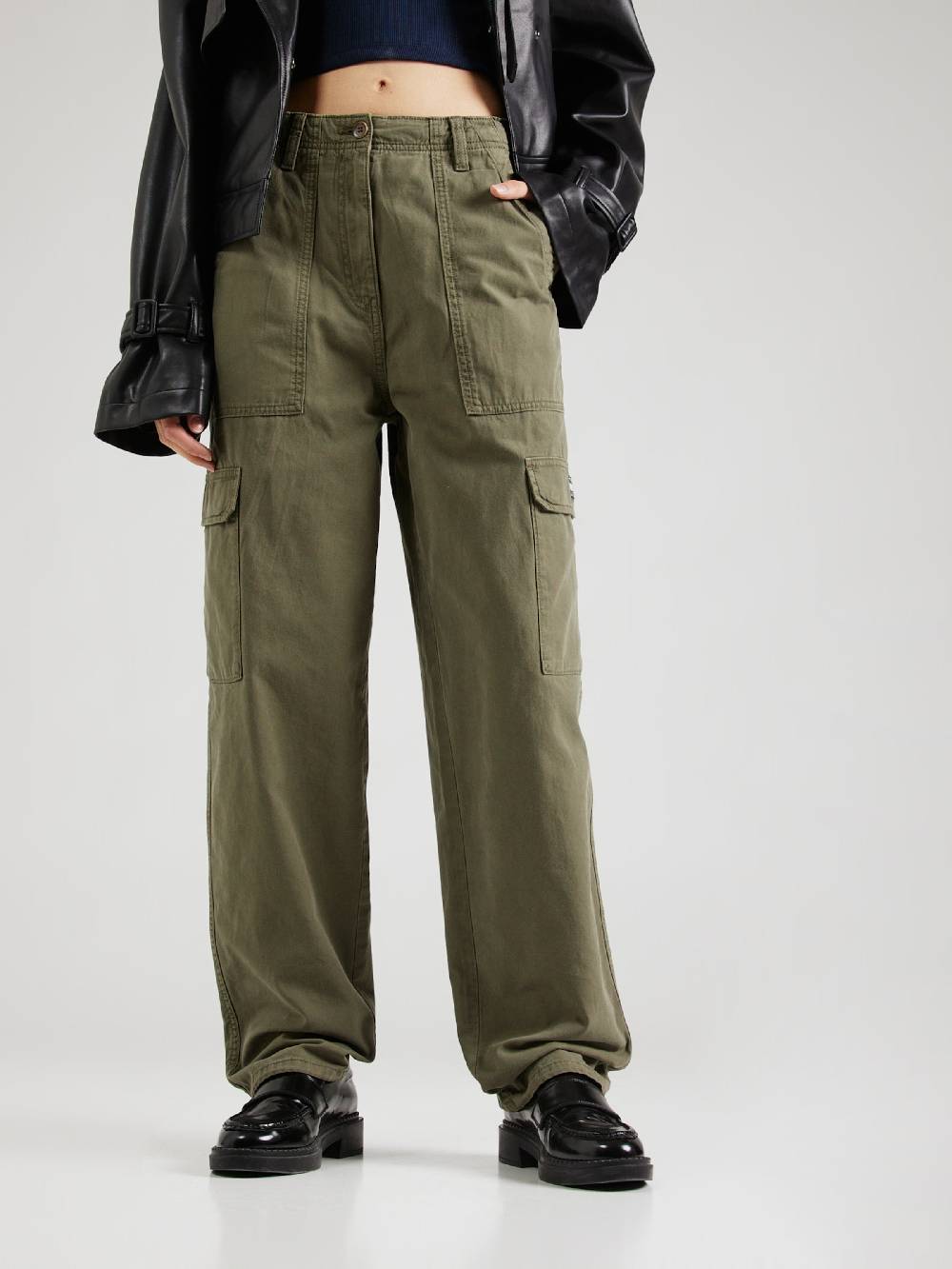 Tommy Jeans Loose Fit Cargo Pants 'HARPER' In Dark Green
