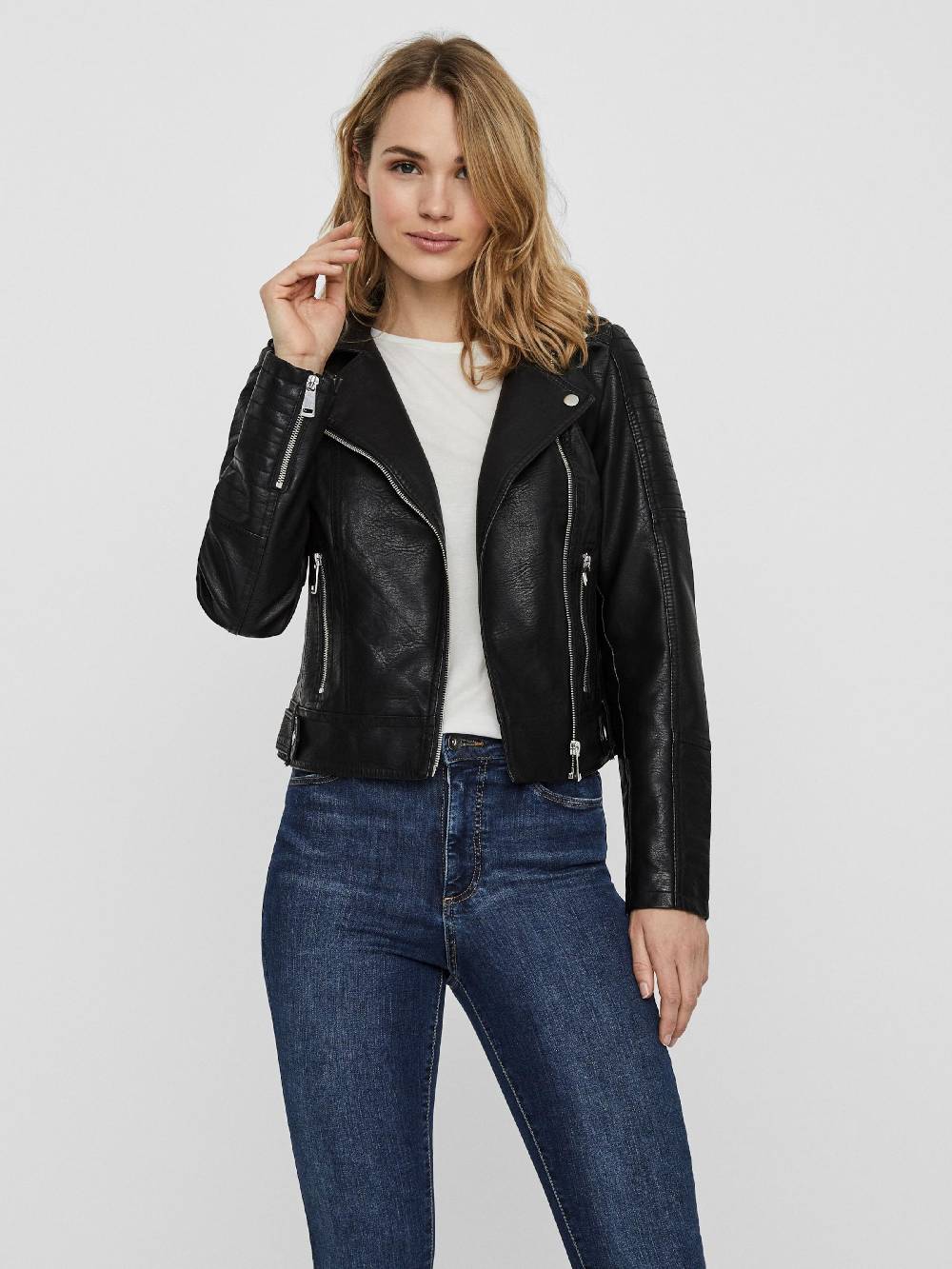 VERO MODA Between-Season Jacket 'VMKerriultra' In Black