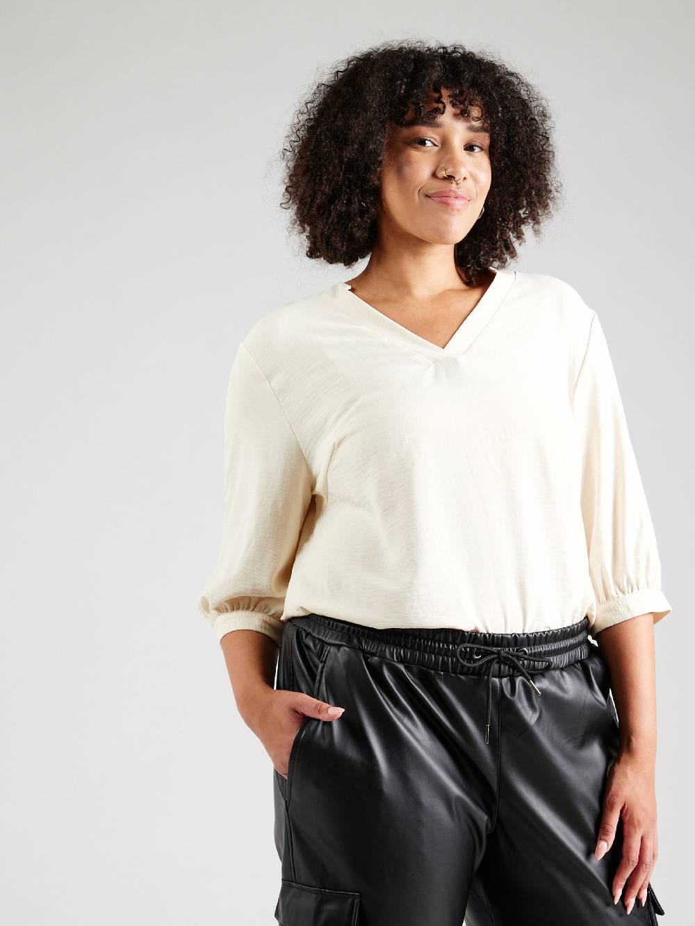 Vero Moda Curve Blouse 'VMCMYE' In Beige