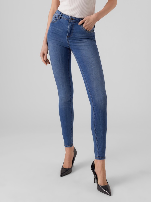 Vero Moda Petite Slim fit Jeans 'Tanya' in Blue Denim