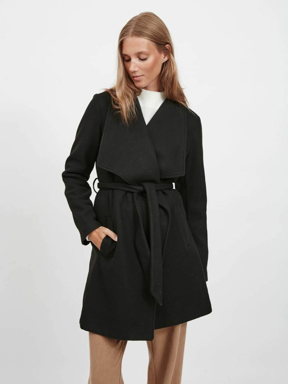 VILA Between-Seasons Coat 'Cooley' In Black