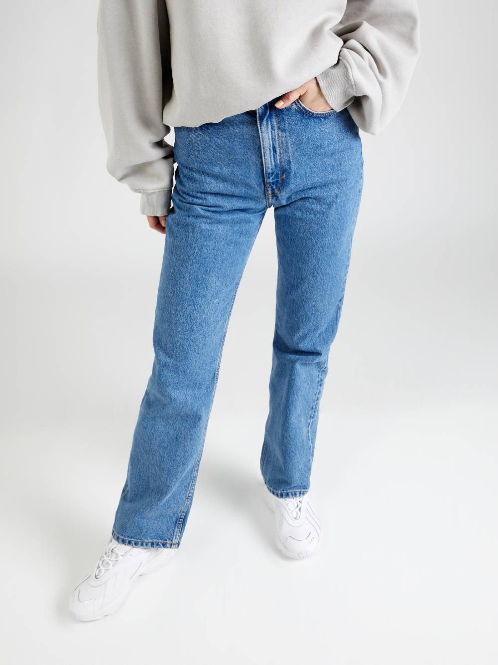 WEEKDAY Loose Fit Jeans 'Rowe Echo' In Light Blue