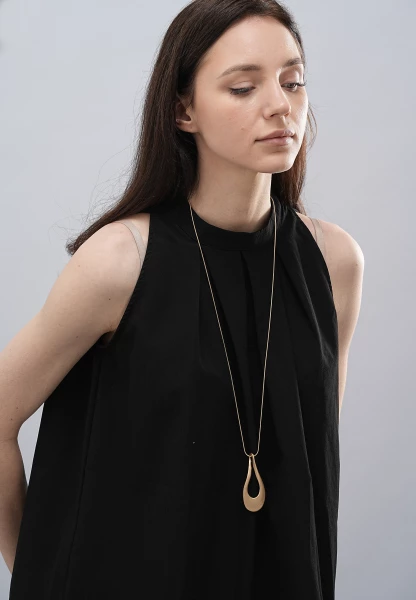 Leslii Damen-Kette Tropfen-Anhänger Matt Schlangen-Kette Goldene Modeschmuck-Kette Gold