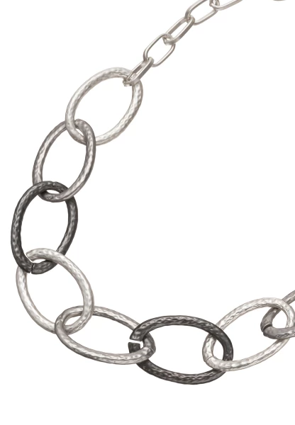 Leslii Halskette Swing Oval Silber Gehämmert Statement Kette