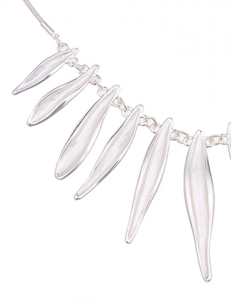 Leslii Kurze Halskette Business-Look In Silber