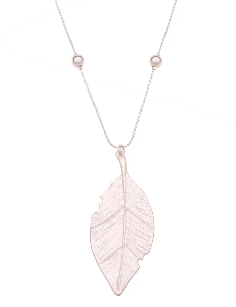 Leslii Lange Halskette Mit Blattanhänger