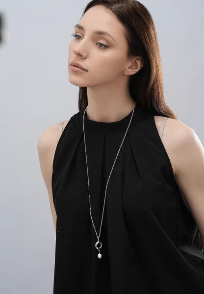 Leslii Lange Halskette Perlen-Anhänger Silber