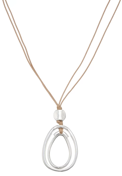 Leslii Lange Halskette Stoffband Oval-Anhänger Beige